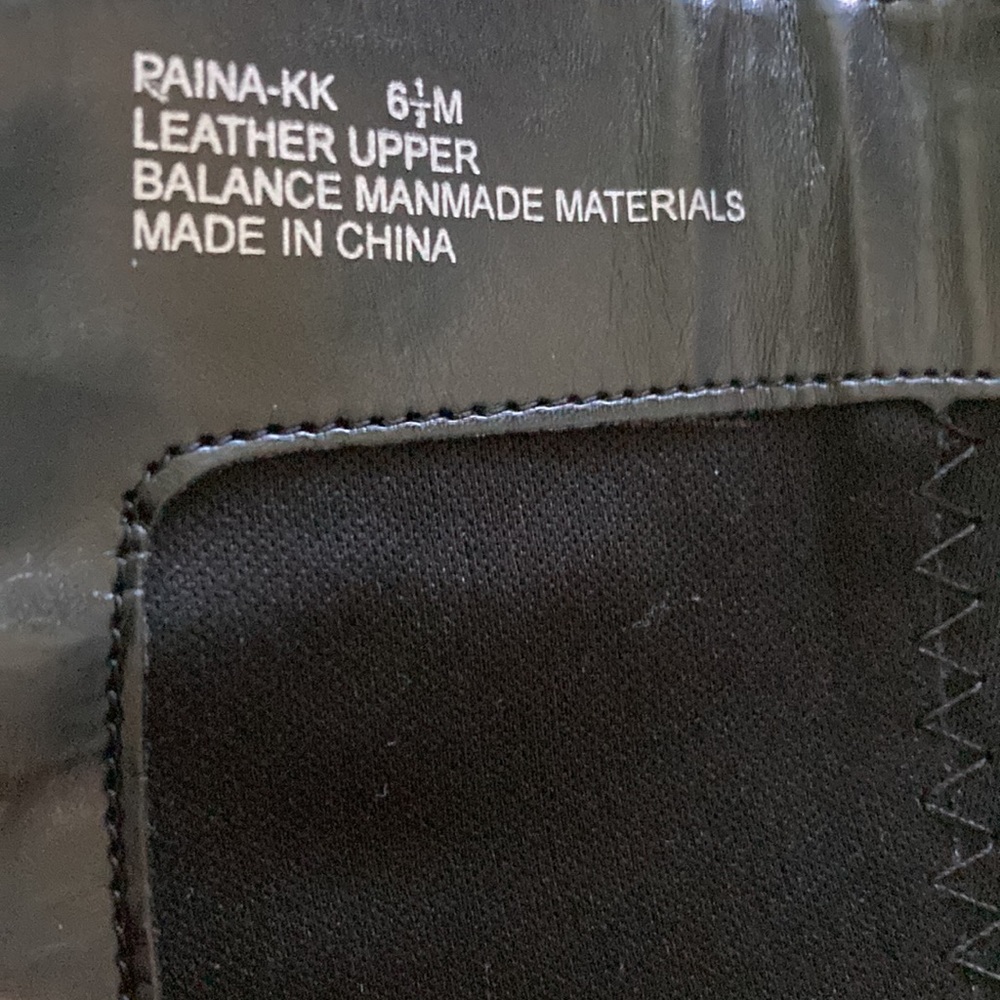 Kelly&Katie black genuine leather mid calf boots. - Picture 2 of 3